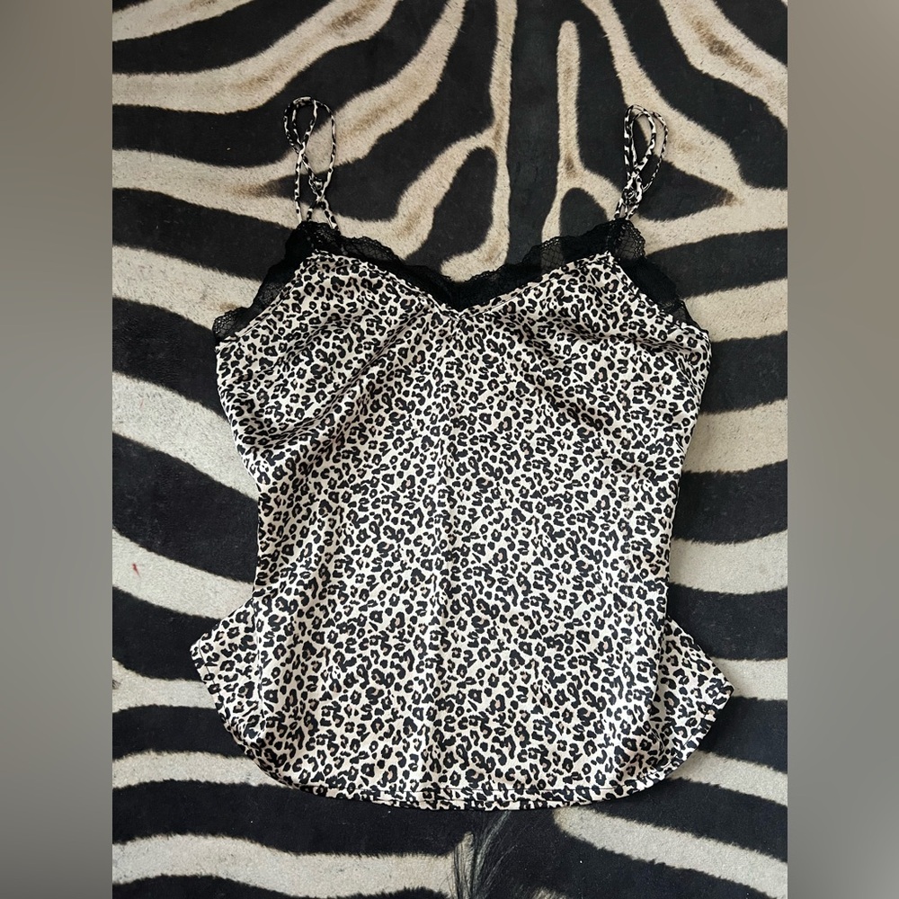 Abercrombie and fitch cheetah/leopard print cami with lace border